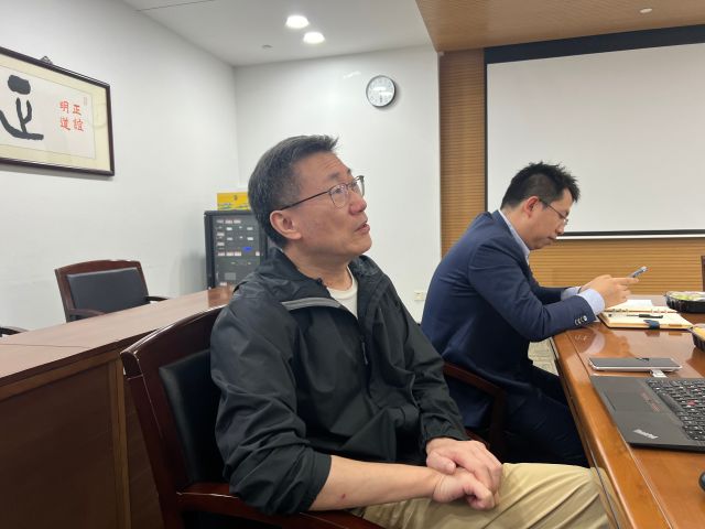 徐小冰.jpg
